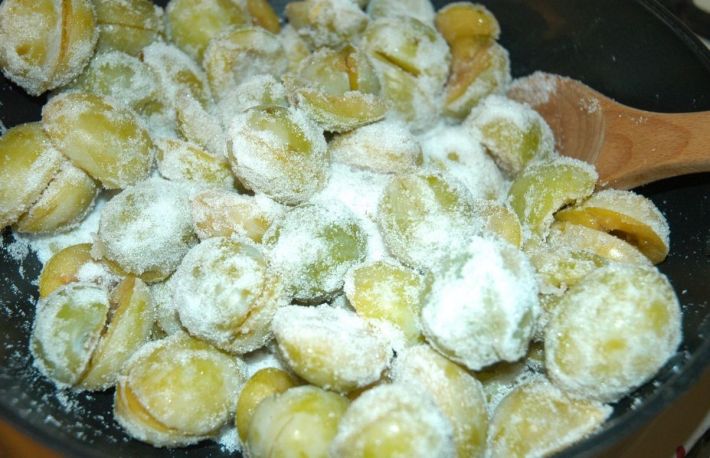 Dulceata de prune verzi