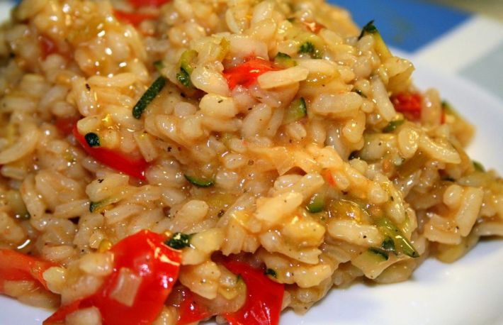 Rizoto cu sos de rosii