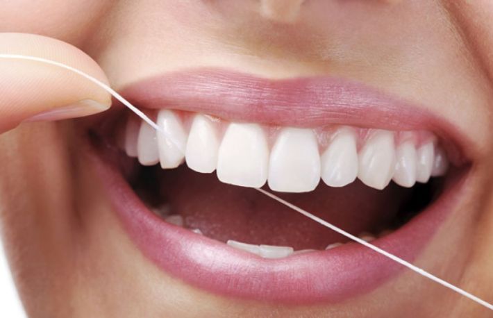 Cum sa iti ingrijesti corect dantura?