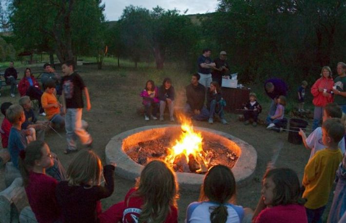 Cum sa faci focul de tabara fara a declansa vreun incendiu?