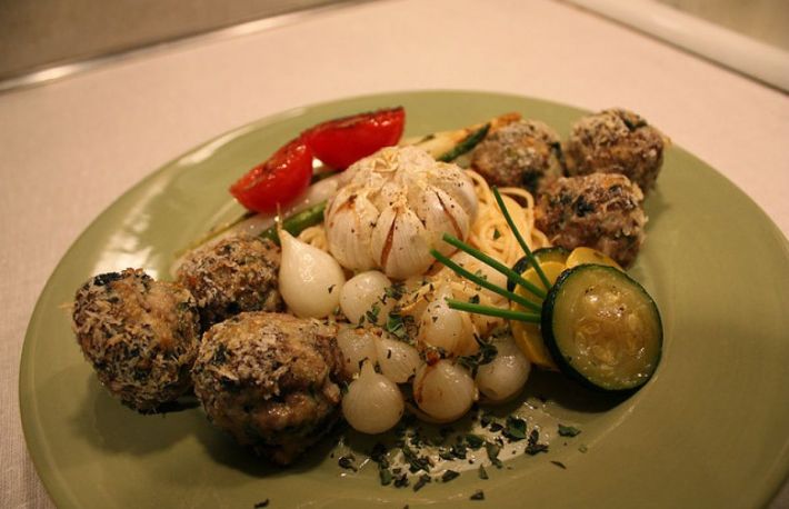 Reteta: Chiftele de sparanghel la cuptor 