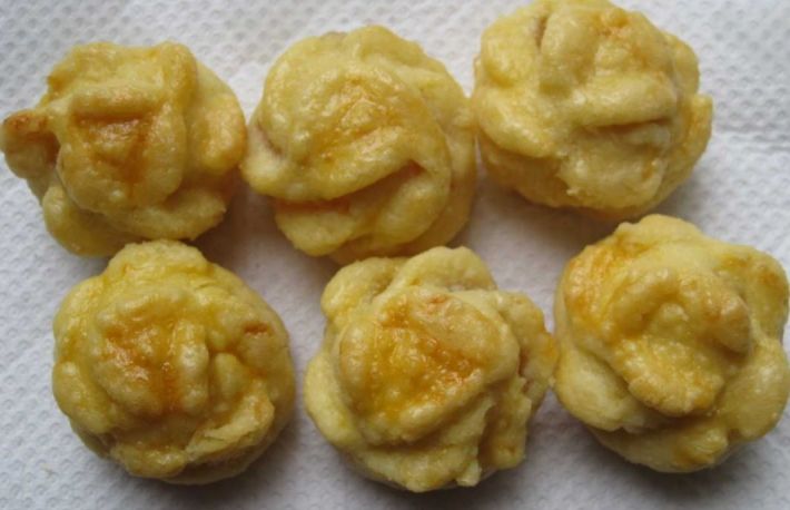 Reteta dulce: Trandafir cu crema de unt