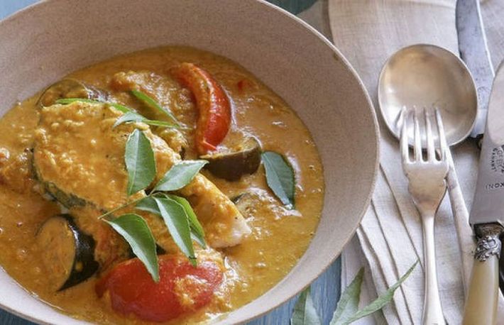 Mancare de vinete cu rosii si ardei 