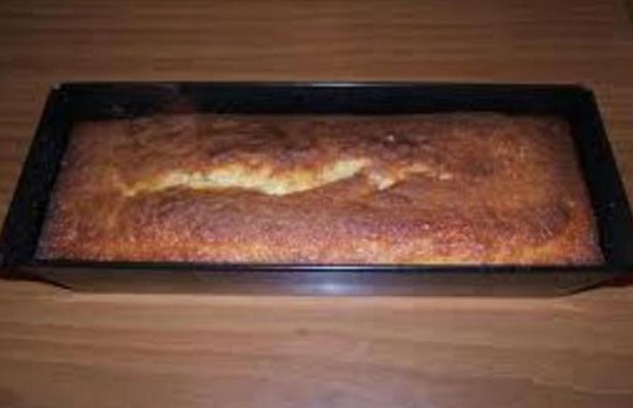 Plum-chec sau chec cu stafide si prune zaharisite