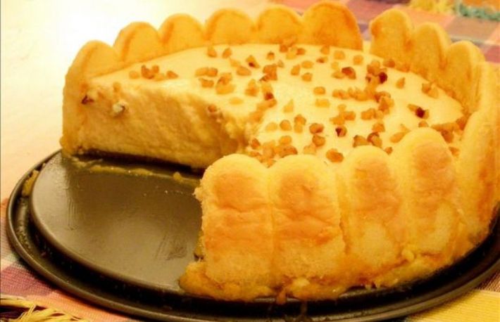 Afla cum se face sarlota ruseasca cu piscoturi