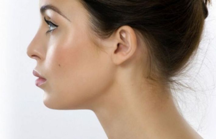 Cum trebuie ingrijite gaurile recente din urechi pentru cercei