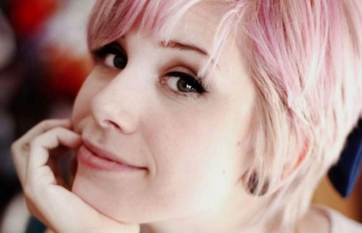 Cum sa iti vopsesti parul blond daca esti roscata?