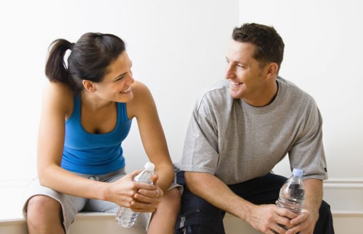  Cum sa initiezi o conversatie cu un barbat?