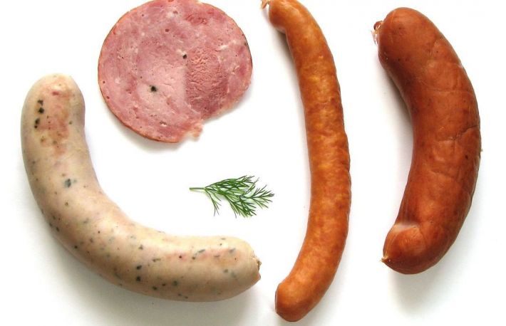 Cati ani rezista in corp aditivii alimentari din mezeluri