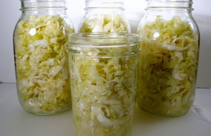Vezi ce legatura exista intre bacteriile din varza acra si sanatate
