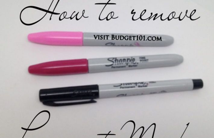 Cum pot fi indepartate urmele de marker permanent de pe o tabla alba