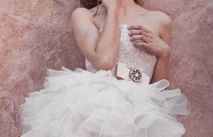 Cum iti alegi culoarea rochiei de mireasa
