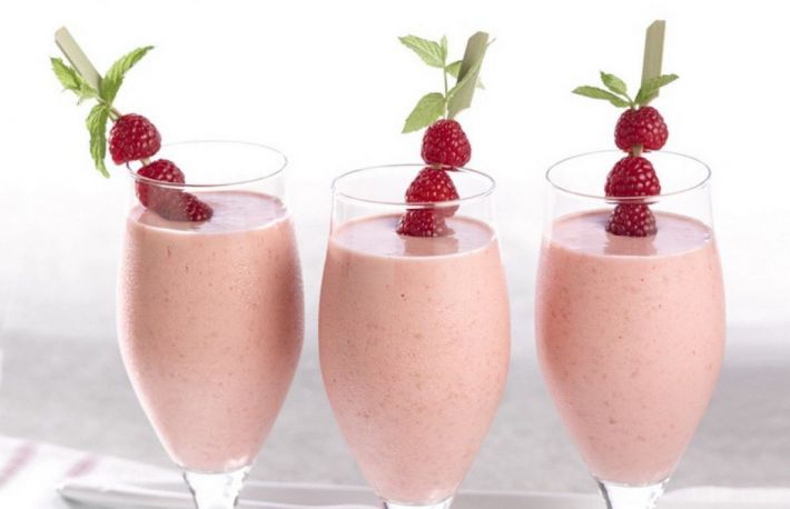  Cum se prepara un smoothie de iaurt cu fructe