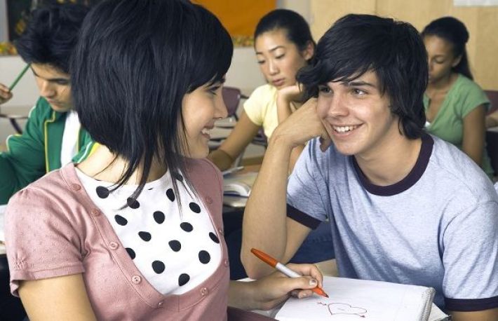 Cum sa flirtezi cu un baiat in fiecare zi