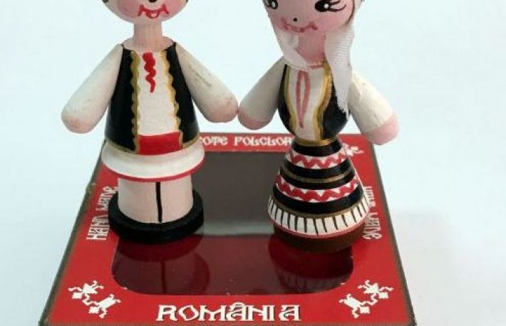 De ce sa alegi marturii figurine traditionale?