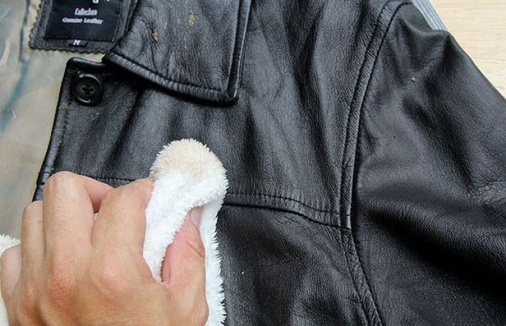 Cum sa cureti o haina din piele