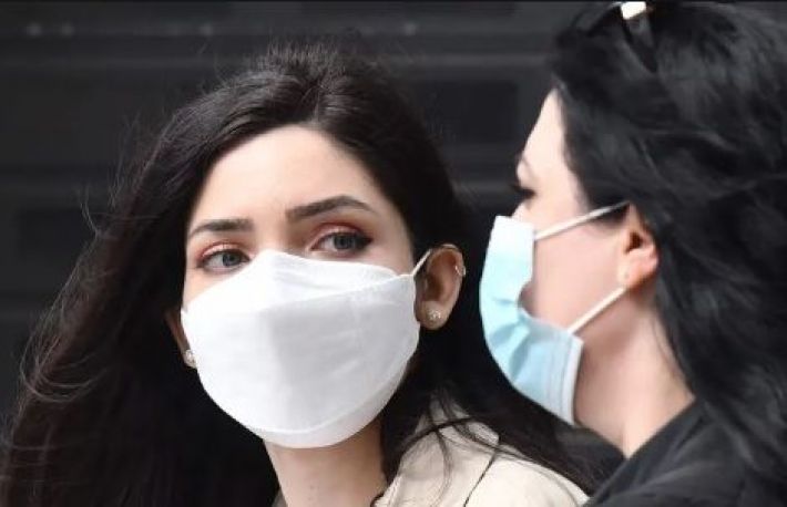 Cum sa porti masca de protectie pe timp de vara