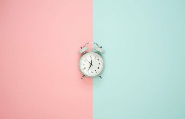 Antemeridian vs postmeridian. Ce inseamna AM si PM si cum facem diferenta intre ele?