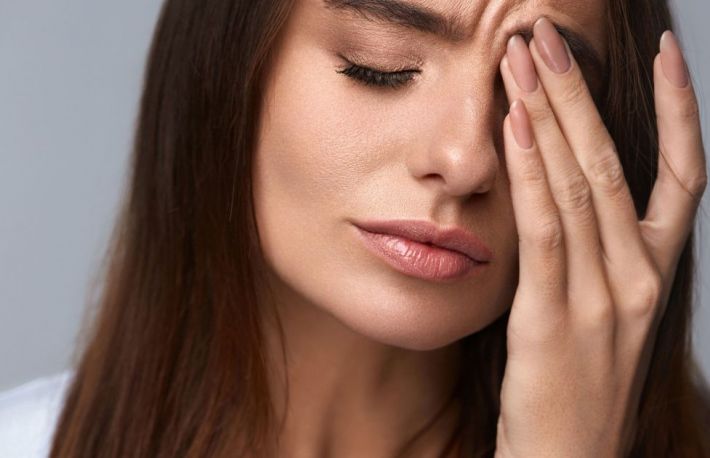 De ce se zbate ochiul