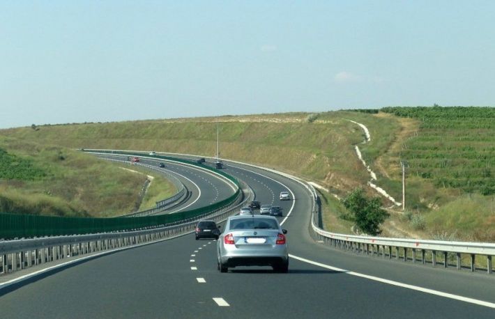 Cum sa reduci consumul de combustibil cand rulezi pe autostrada