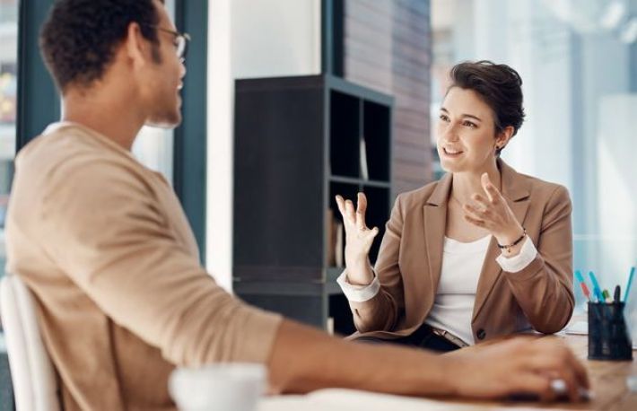 Cum sa iti cuceresti seful. Tine cont de aceste sfaturi