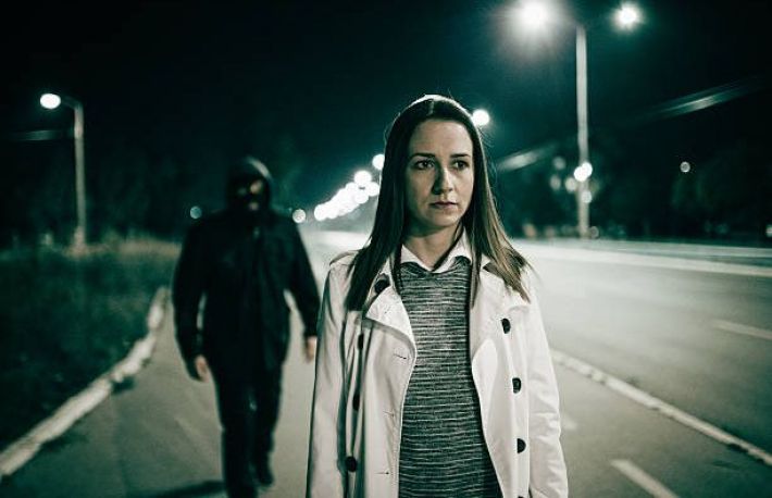 Cum sa actionezi daca esti urmarit/a