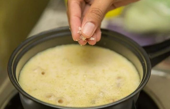 Mancarea a iesit prea sarata? Iata cum o poti desara