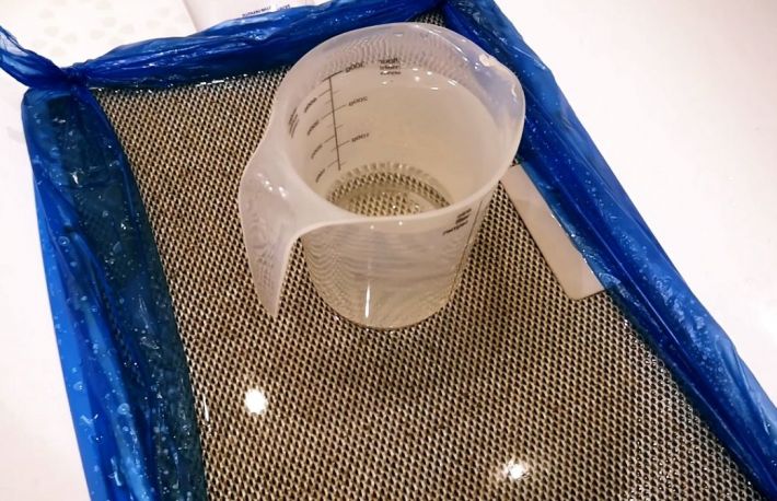 Cum sa cureti hota. Metoda prin care nu vei strica plasa