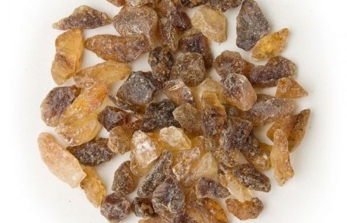 Beneficiile consumului de zahar candel brun