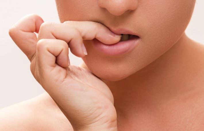 Cum sa te vindeci de onicofagie(rosul unghiilor)