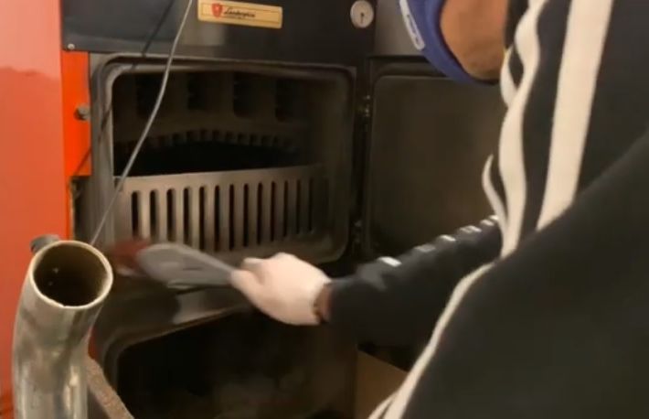 Incalzire. Cum sa cureti o centrala pe peleti