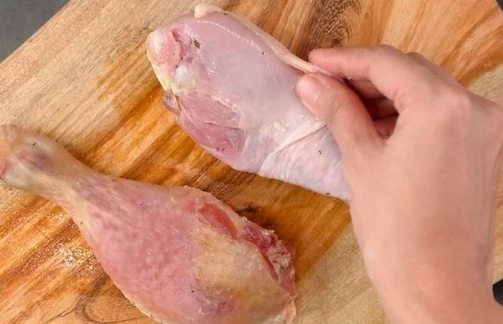 Cum sa verifici carnea de pui. Acestea sunt semne clare de alterare