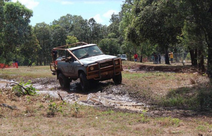 Cum sa mergi cu masina prin noroi?
