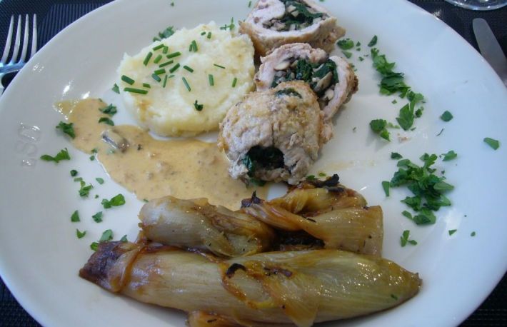 Rasol de vita cu sos de smantana