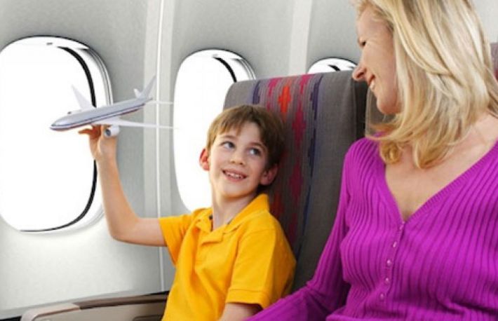 Cum sa le faci de lucru copiilor in avion, tren sau autocar?