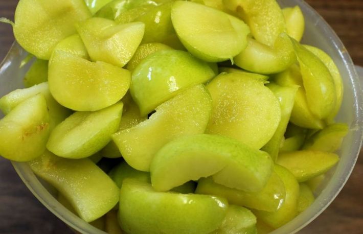 Dulceata de caise verzi