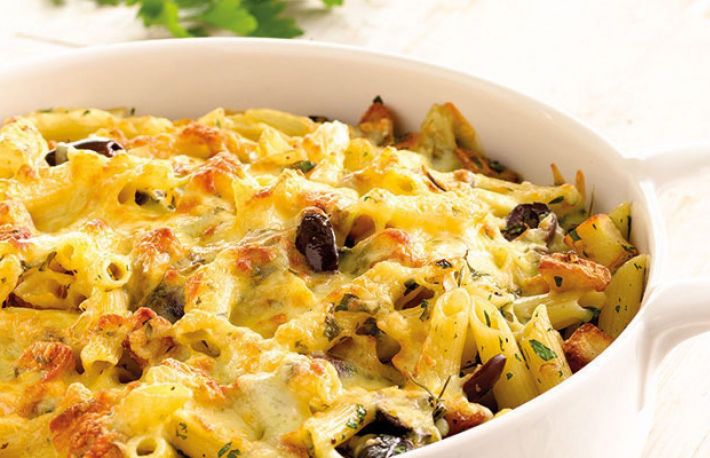 Cartofi cu spaghete la cuptor