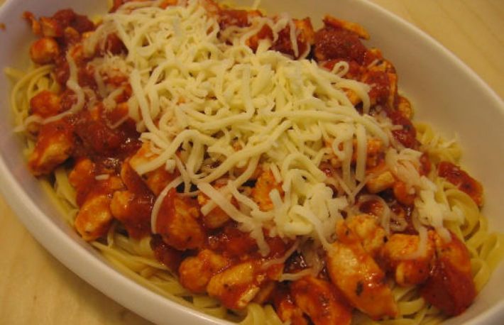 Spaghete cu sos de rosii