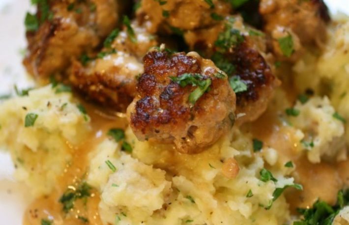 Reteta: Chiftele de cartofi copti