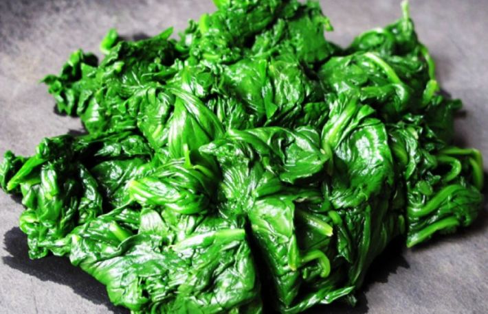 Reteta: Spanac fiert cu unt