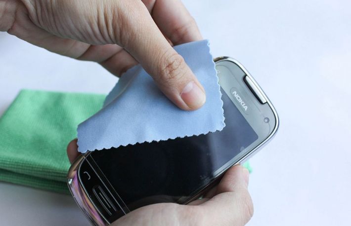 Cum sa cureti corect display-urile?