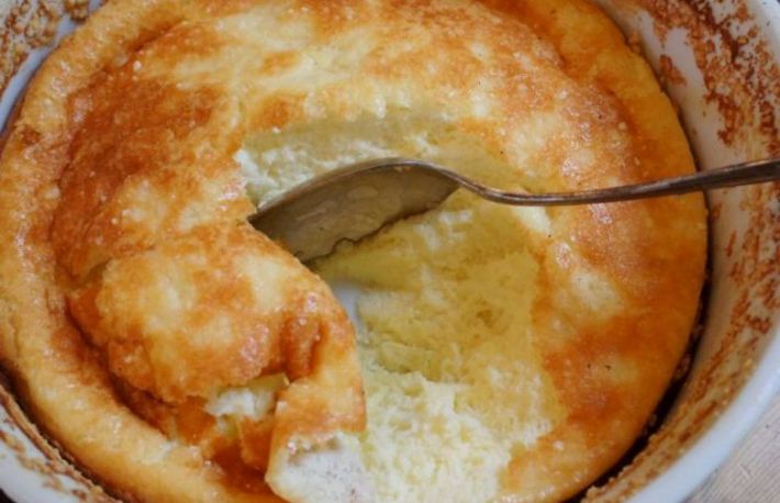 Reteta: Sufleu de branza cu albus