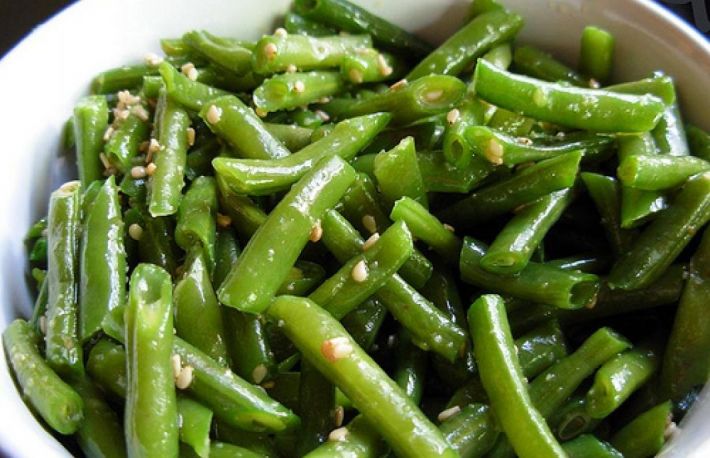   Afla cum se prepara mancarea de fasole verde cu unt