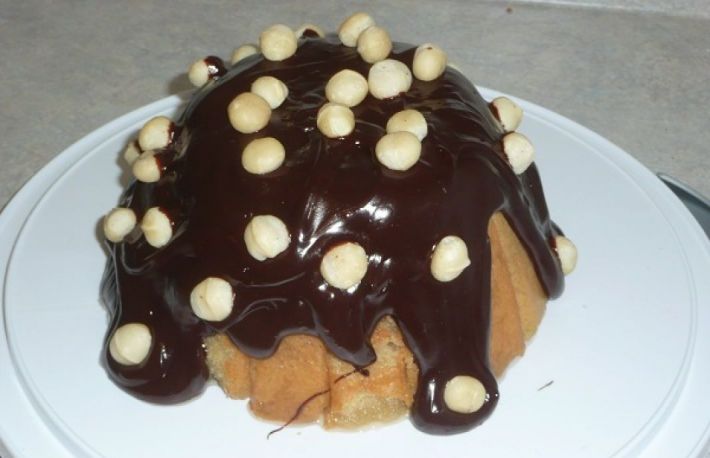  Reteta:  Sarlota de casa cu ciocolata pralinata