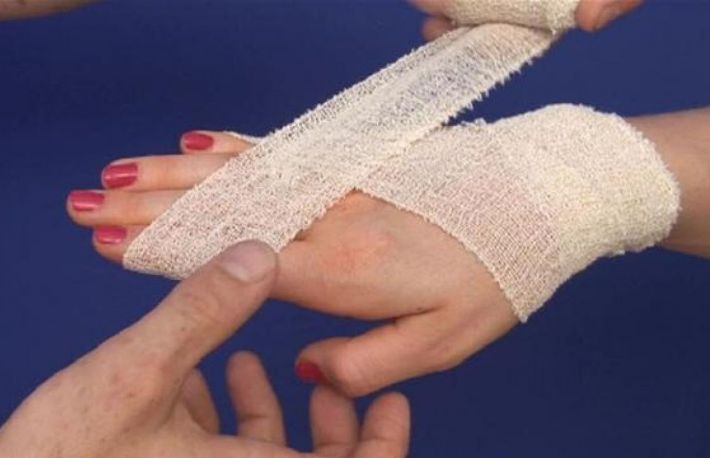 Cum se aplica diferite tipuri de bandaje?