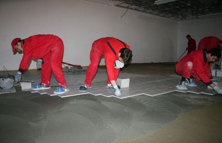 Afla cum se inlocuiesc placile de gresie