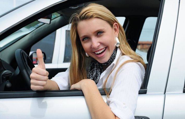  Afla cum poti sa conduci o masina ce detine cutie manuala de viteze