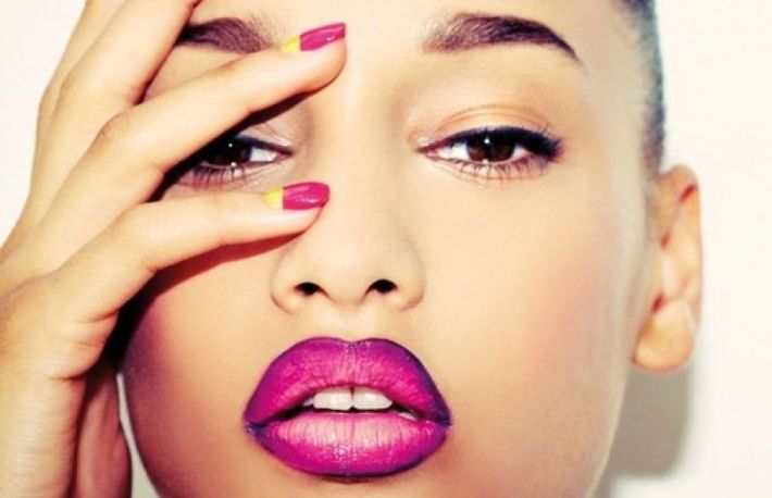 Cum se realizeaza un machiaj al ochilor pe baza de umbre