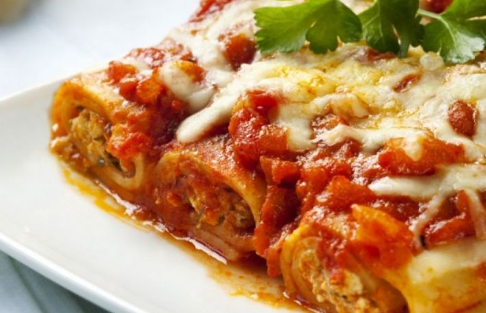 Afla cum se prepara pastele Cannelloni cu pui si seminte de pin