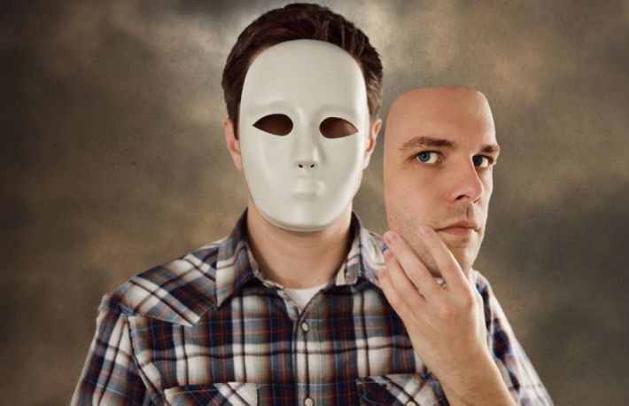  11 semne care ii deconspira pe mincinosi